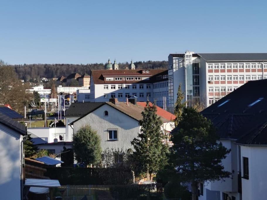 Schoene Grosse Ferienwohnung Basilikablick Stadtnah Ruhig Naehe Bodensee Mit Aussicht Вайнґартен Екстер'єр фото